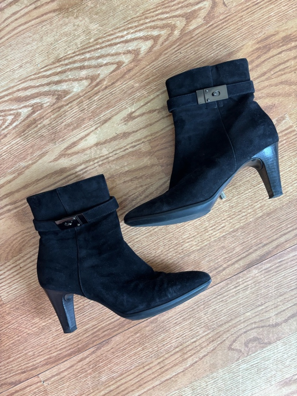 Aquatalia Black Suede Ankle Boots 9.5 Quiet Luxury Office Siren Mob Wife Chic